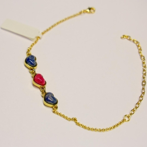 Pulseira Com Corações de Pedras